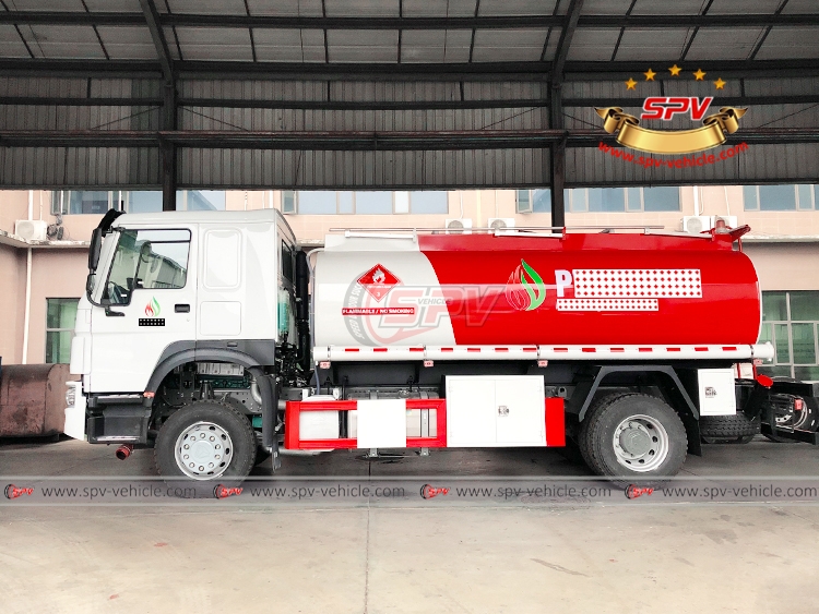 12,000 litres Fuel Bowser Sinotruk HOWO - LS 12,000 litres Fuel Bowser Sinotruk HOWO - LS